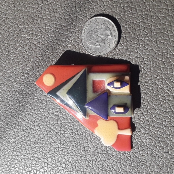 House Of Lucinda Brooch - Picture 3 of 3